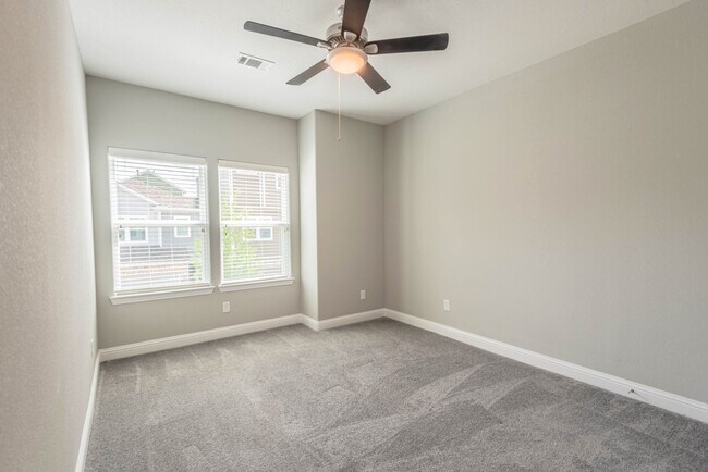 Building Photo - 5431 Camaguey St