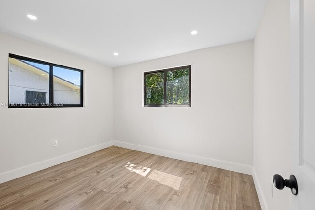 Foto del edificio - 1522 NW 41st St