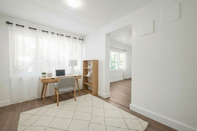 Foto del edificio - Charming 3-Bedroom Home in Miami - Comfortable Living in a Prime Location