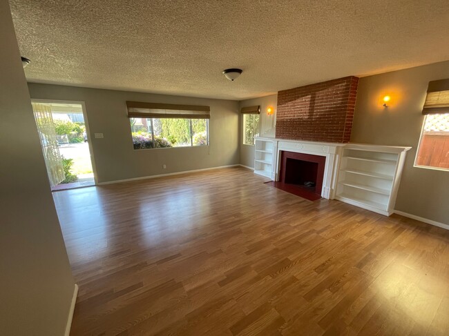 Building Photo - 3024 Thatcher Ave