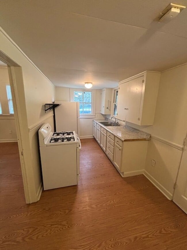 Photo - 11917 N Harrells Ferry Rd House