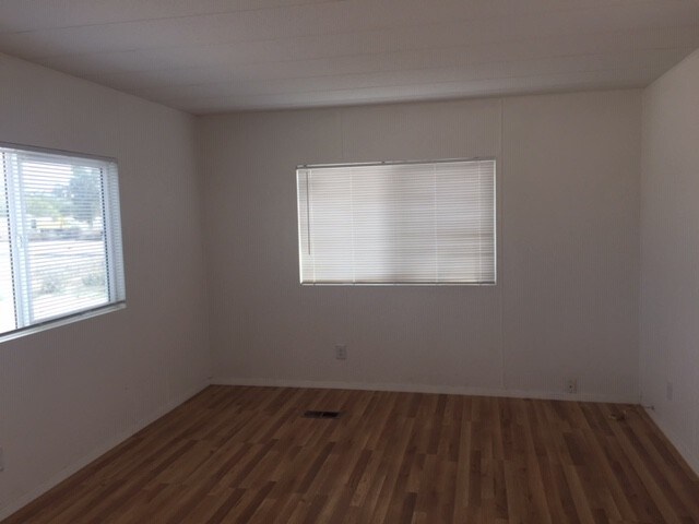 Building Photo - 9705 S Ave 9 E