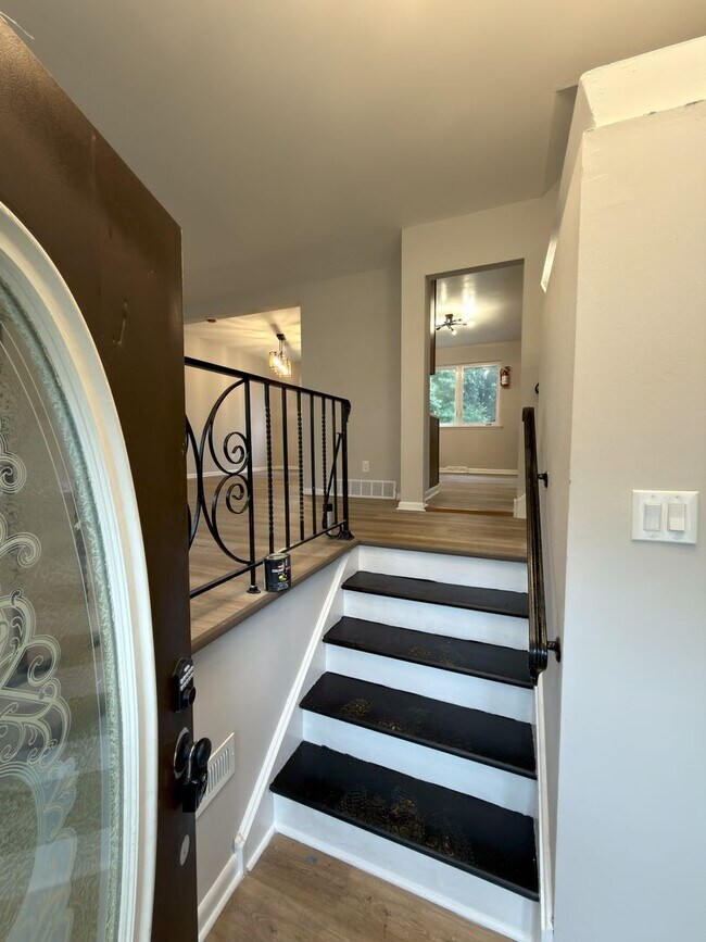Foto del edificio - Beautifully Updated 4 Bedroom Rental Home