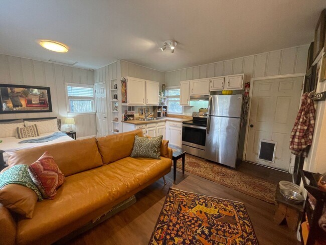 Foto del edificio - 4655 Pierce St