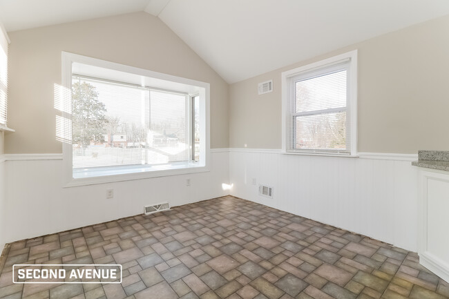 Building Photo - 3216 Elderwood Dr