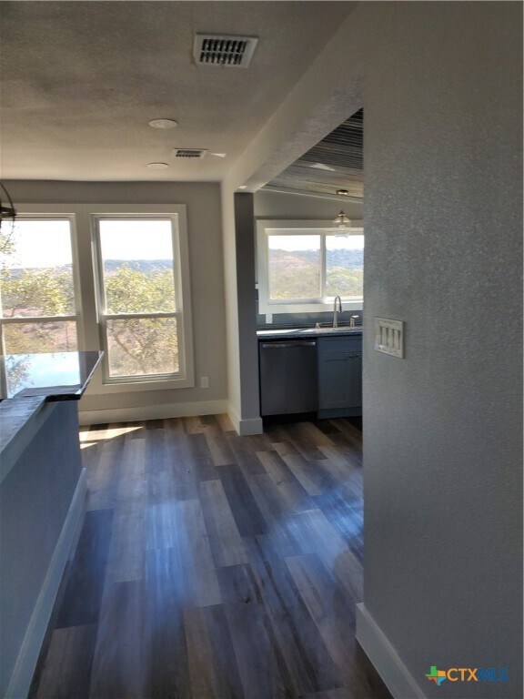 Foto del edificio - 238 Ledgeview Dr