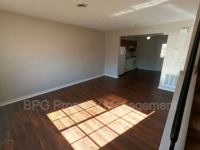 Foto del edificio - 605 Hamlet Ave