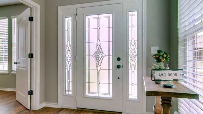 Foto del edificio - 4 Bedroom PG Townhome for Rent!