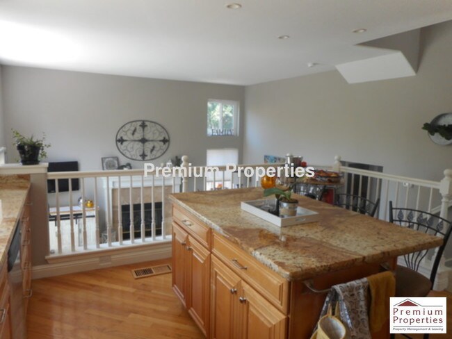 Building Photo - 5251 Clearbrook Dr