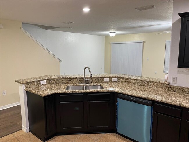 Building Photo - 2557 Aventurine St