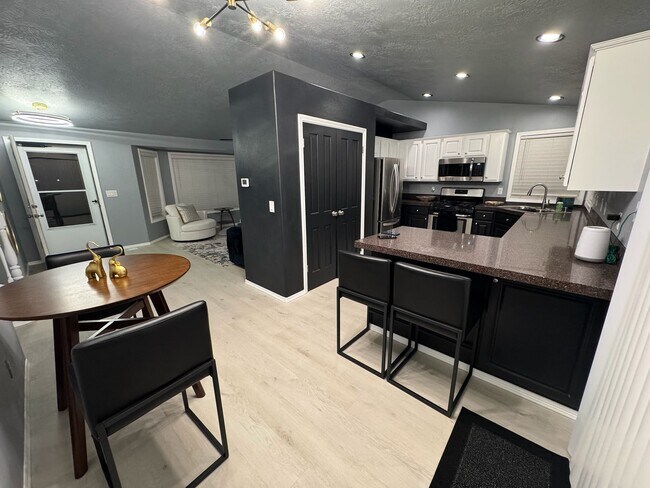 Foto del edificio - 1431 E Drucker St