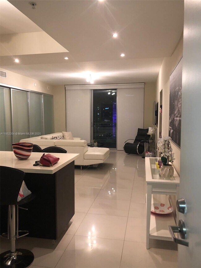 Foto del edificio - 90 SW 3rd St