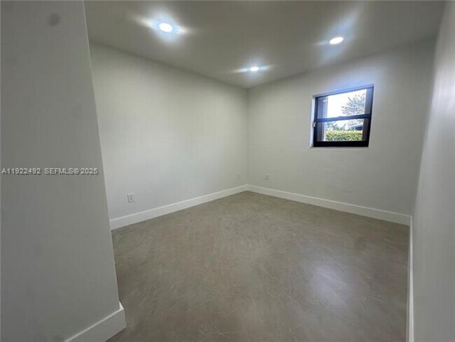 Foto del edificio - 6720 SW 50th Terrace