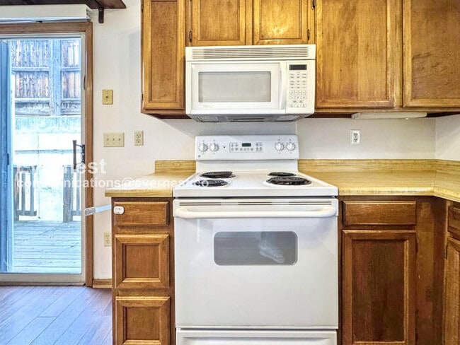 Building Photo - 7507 S Steele St