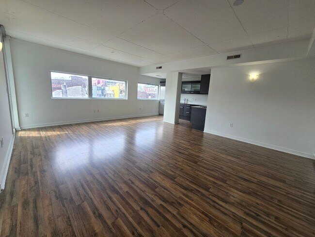 Building Photo - 212 Brown St