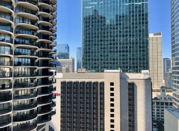 Foto del edificio - 300 N State St