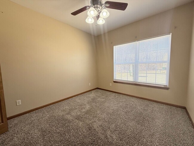 Foto del edificio - Beautiful 2 Bed, 2 Bath Luxury Condo - May Promo -Apply Today!