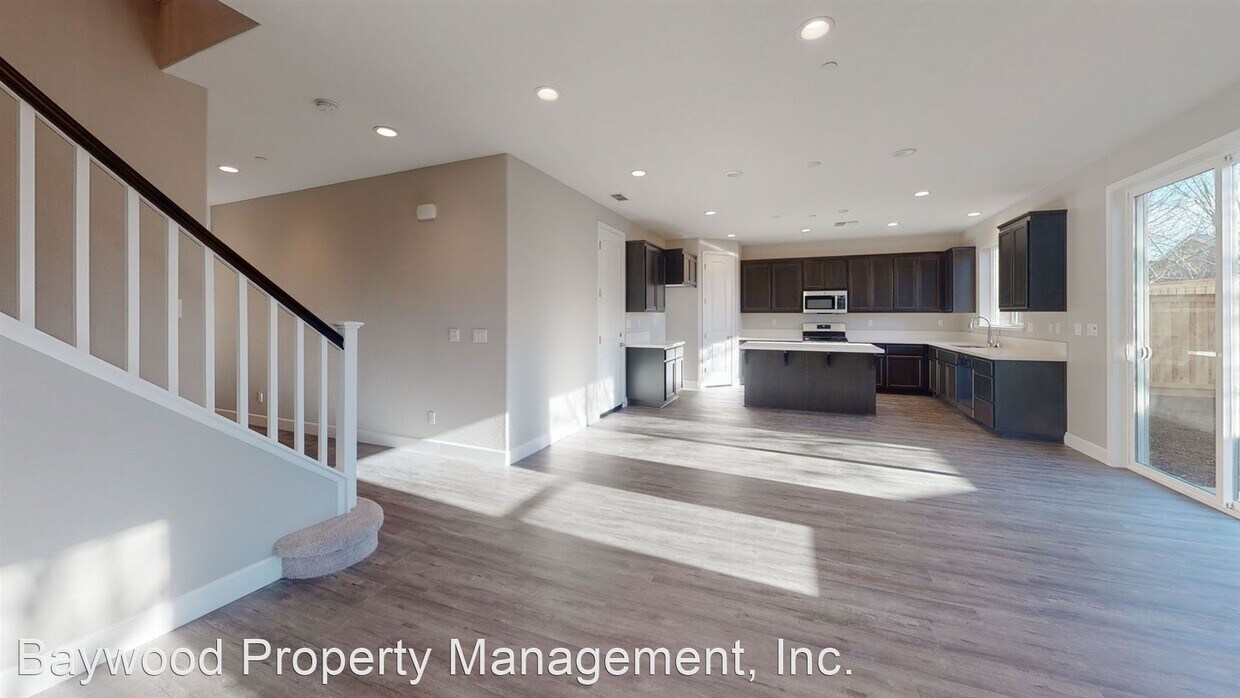 5 br, 3.5 bath House 165 Bentwater Loop House Rental in Chico, CA