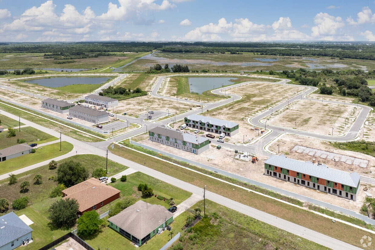 Aerial Context - Buckingham Village