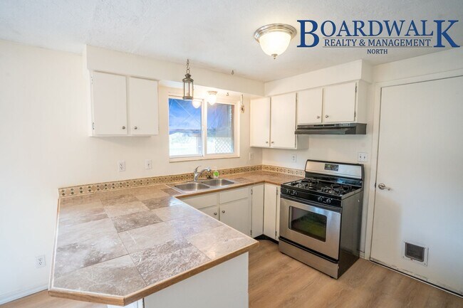 Foto del edificio - Updated 4 Bedroom Home in Beautiful Eden!