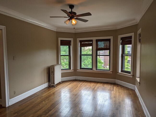 Foto del edificio - 3702 N Lakewood Ave