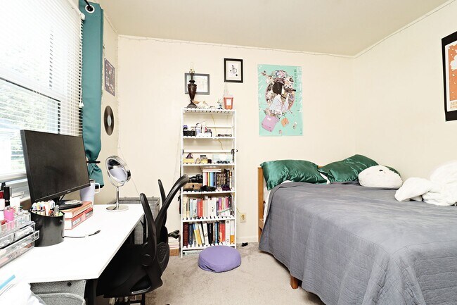 Foto del edificio - Student-Friendly Fry's Spring Duplex