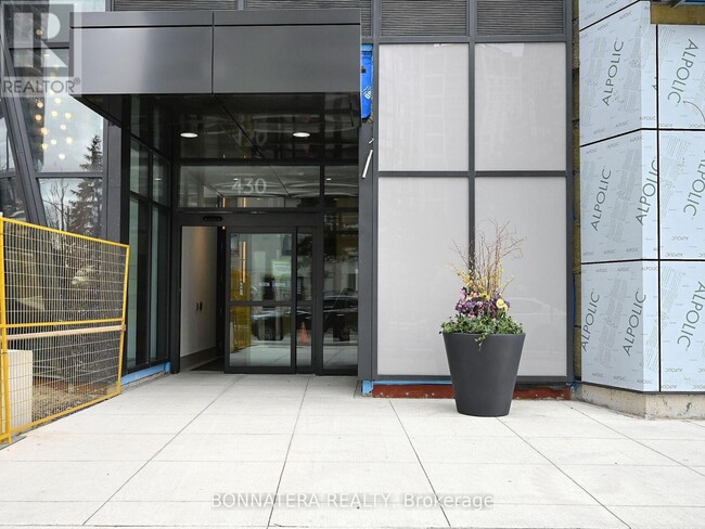 Building Photo - 430-3430 Square One Dr