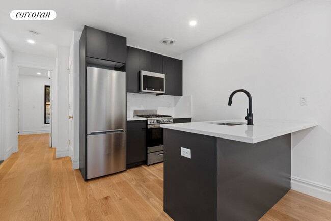 Foto del edificio - 1168 Halsey St