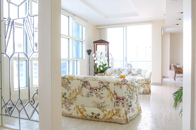 Foto del edificio - 222 Lakeview Ave
