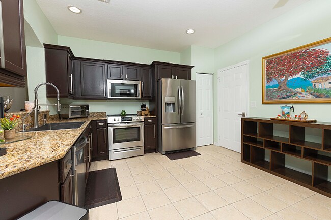 Foto del edificio - 3325 Antica St