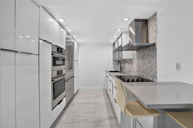 Foto del edificio - 6039 Collins Ave