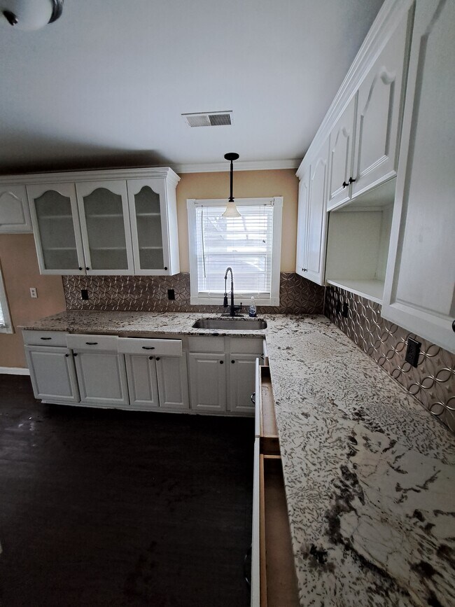 Building Photo - 5740 Pilgrim Ave