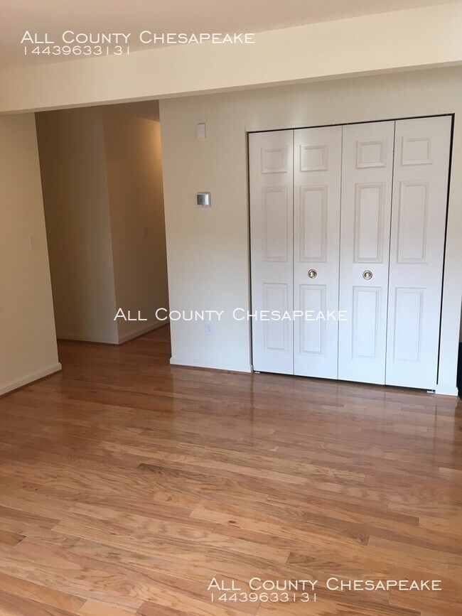Building Photo - Hickory Hills Condominium for Rent