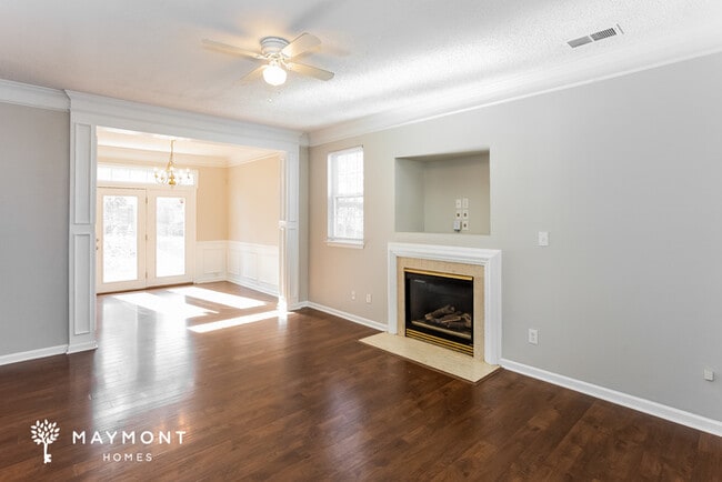 Building Photo - 6039 Shining Oak Ln