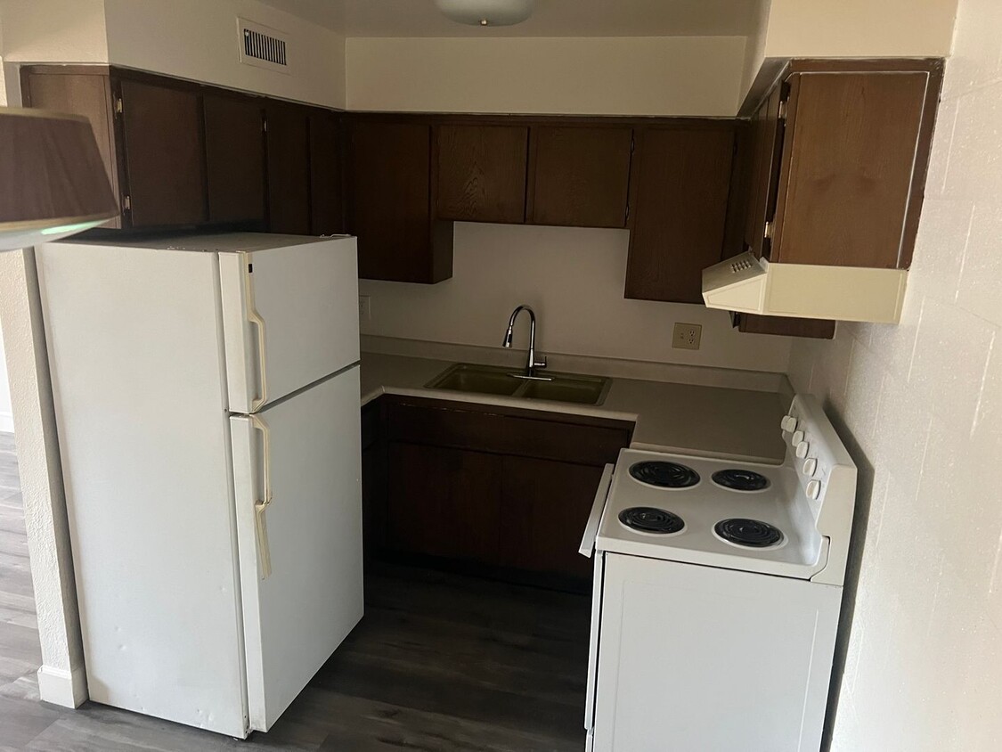 Primary Photo - 2 Bedroom 1 Bath In Central Las Vegas