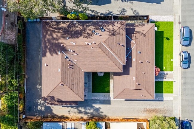 Foto del edificio - 22434 Salem Ave