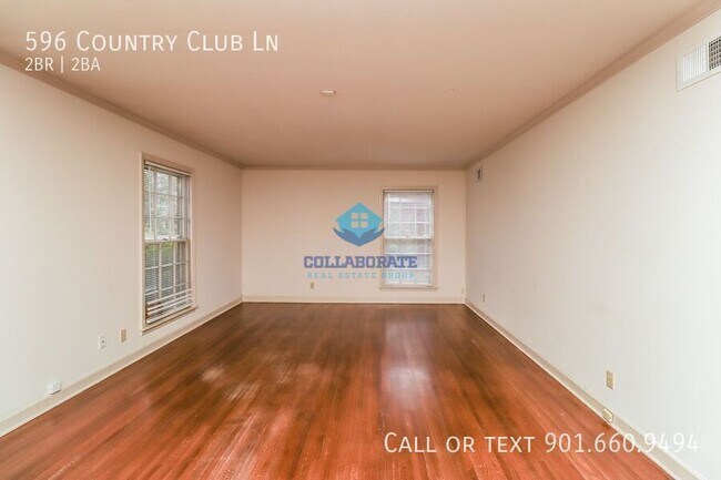 Foto del edificio - 596 Country Club Ln