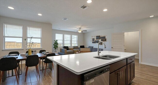 Foto del edificio - 798 Eves Necklace Dr.