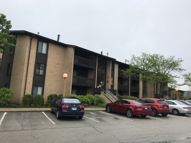 Foto del edificio - 6135 Knoll Wood Rd