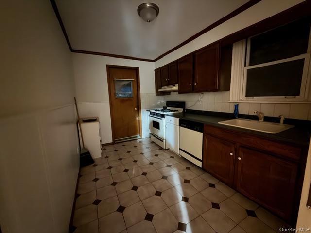 Foto del edificio - 1639 1/2 Pilgrim Ave