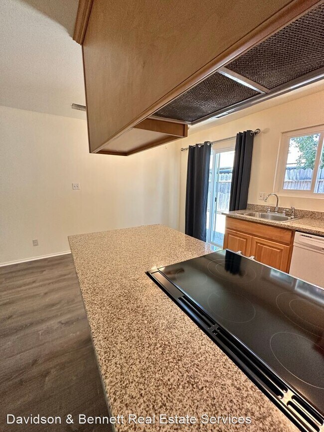 Foto del edificio - 2 br, 1 bath House - 3985 Dunhill