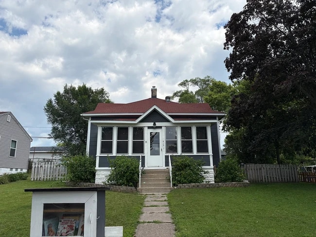 Building Photo - 415 3rd Ave S