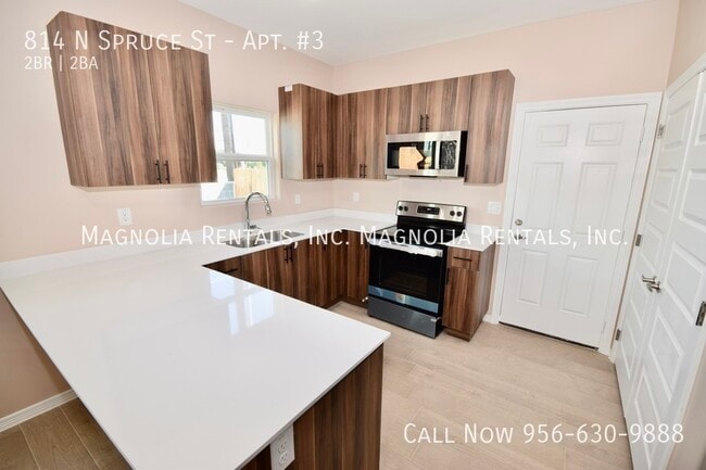 Building Photo - The Woodlands Gated Apartment Community - ...