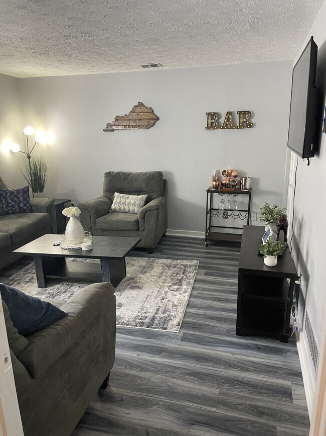 Foto del edificio - 123 Montmullin St