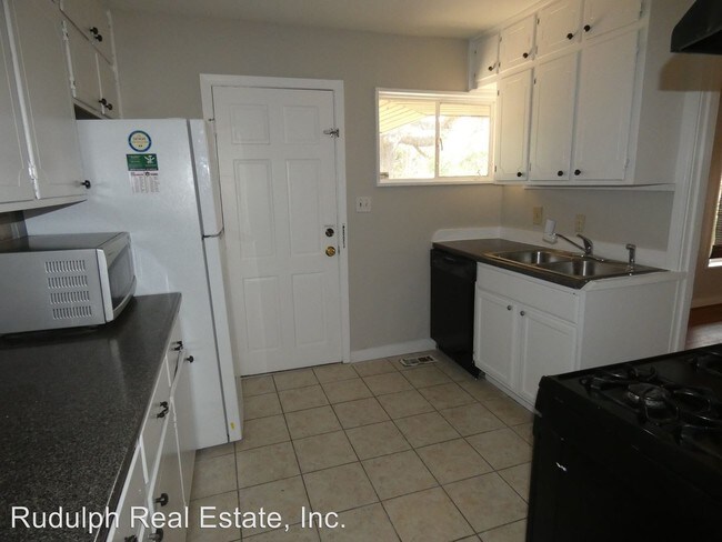 Building Photo - 3 br, 1.5 bath House - 4921 Montevallo Rd.
