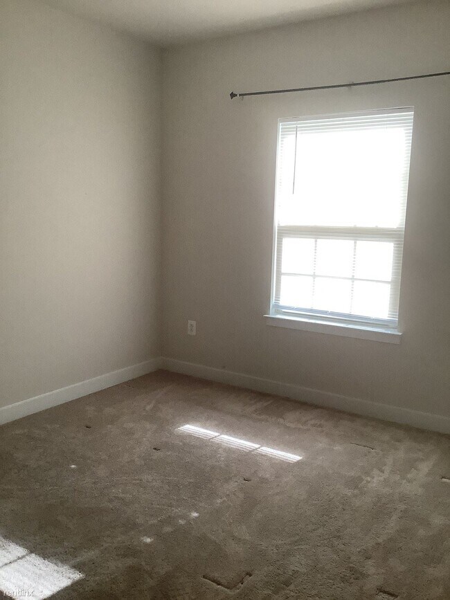 Building Photo - 8002 Spring Arbor Dr