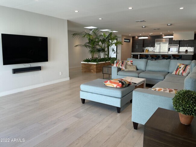 Foto del edificio - 4332 E Piccadilly Rd