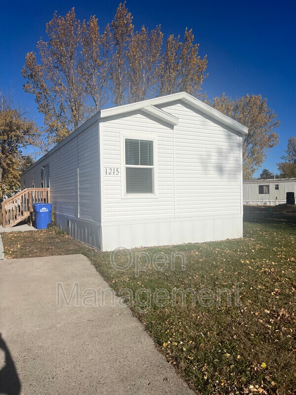 Building Photo - 1215 Monte Carlo Dr
