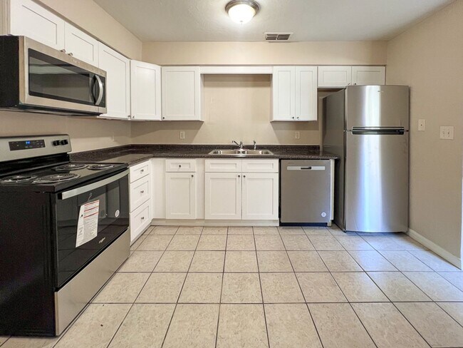 Building Photo - 2288 - Holly Heights