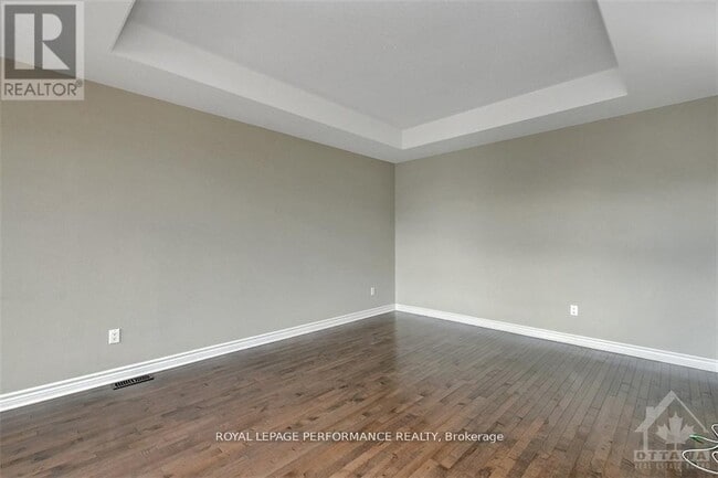 Building Photo - 610 Lauraleaf Cres